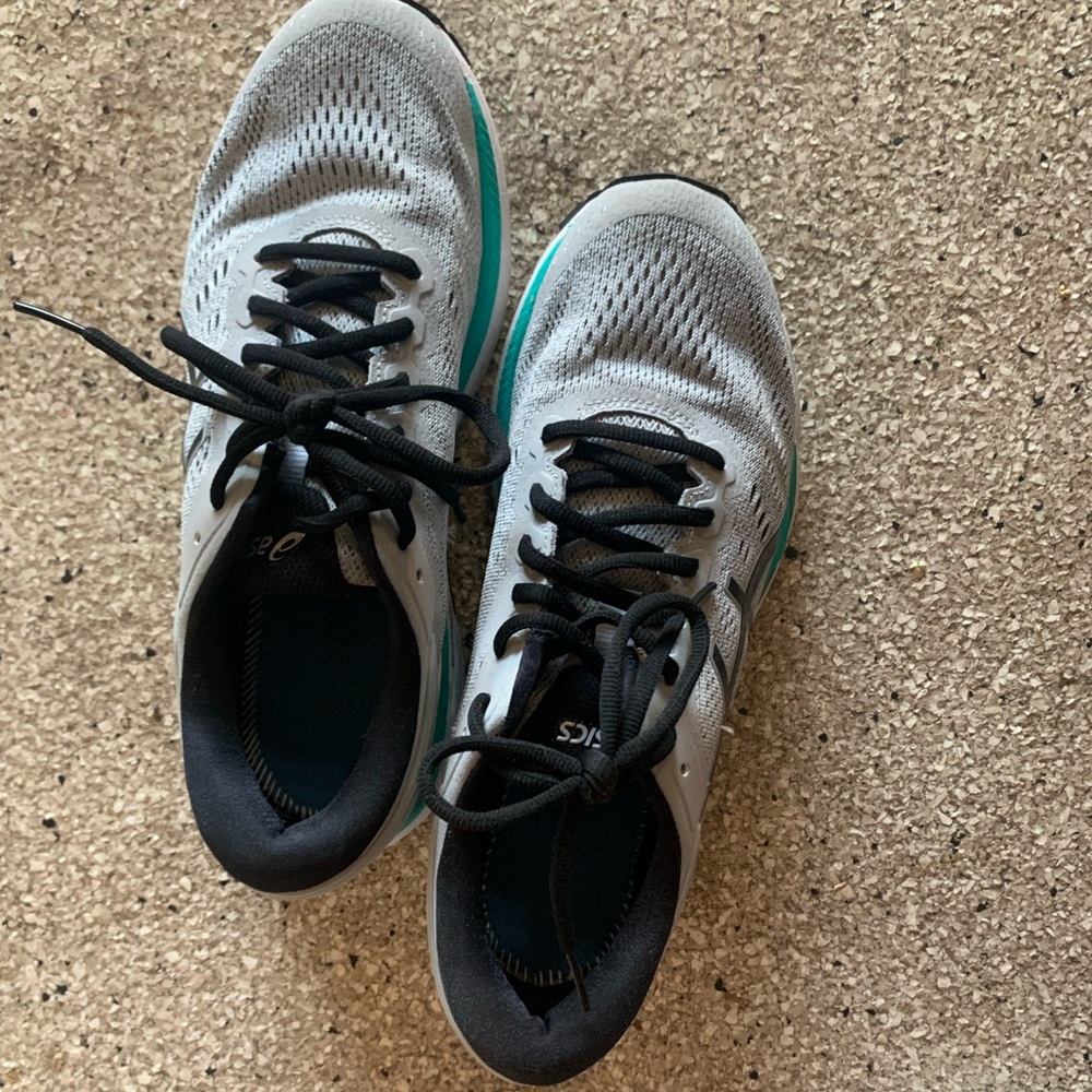 ASICS shoes - Picture 4 of 4